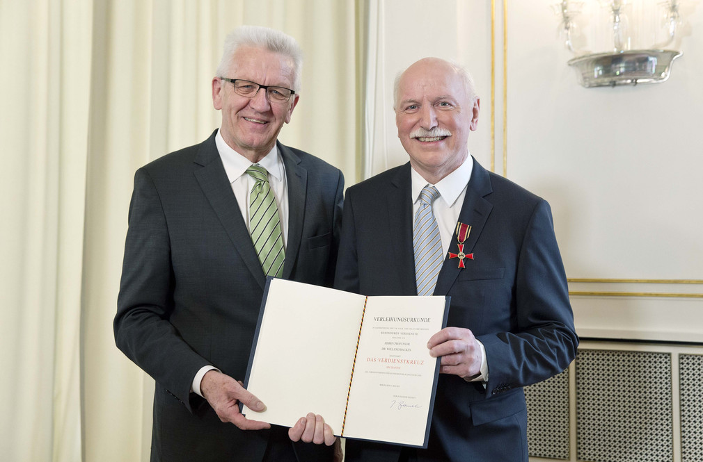 Ministerpräsident Winfried Kretschmann (l.) und Prof. Dr. Wieland Backes (r.)