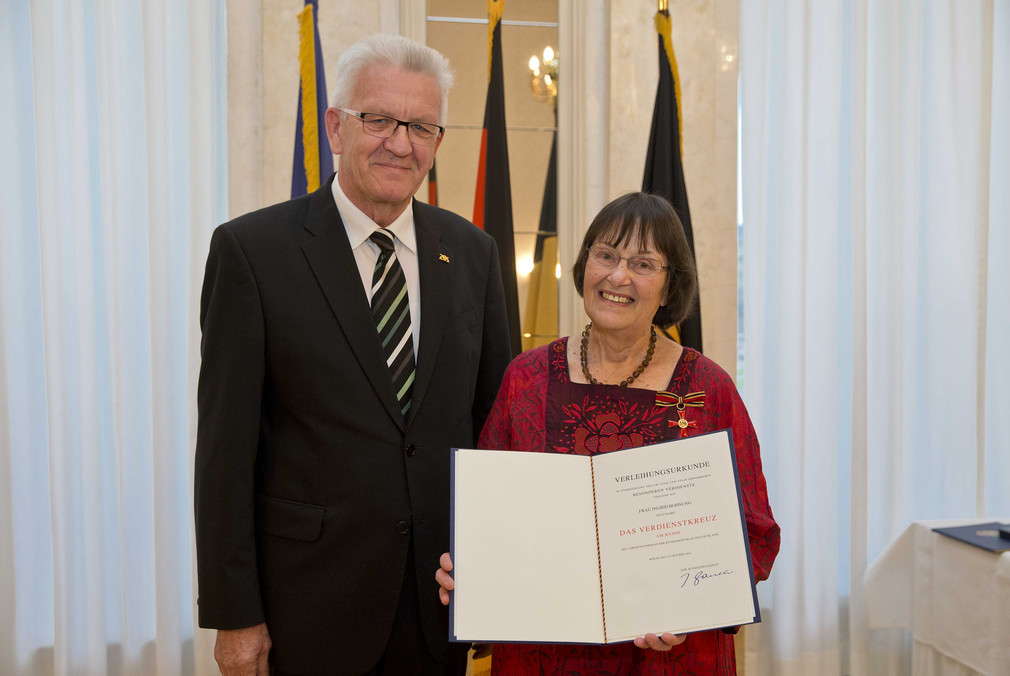 Ministerpräsident Winfried Kretschmann (l.) und Ingrid Bohsung (r.)