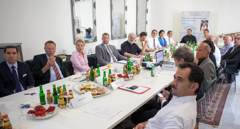 Konstituierende Sitzung des Rats für die Angelegenheiten der deutschen Sinti und Roma in Baden-Württemberg am 29. Juli 2014 in Mannheim (Foto: Verband Deutscher Sinti und Roma, Landesverband Baden-Württemberg e.V.)