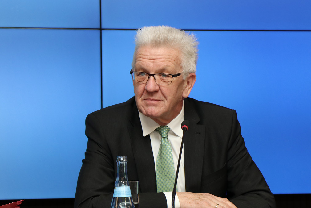 Ministerpräsident Winfried Kretschmann bei der Regierungspressekonferenz