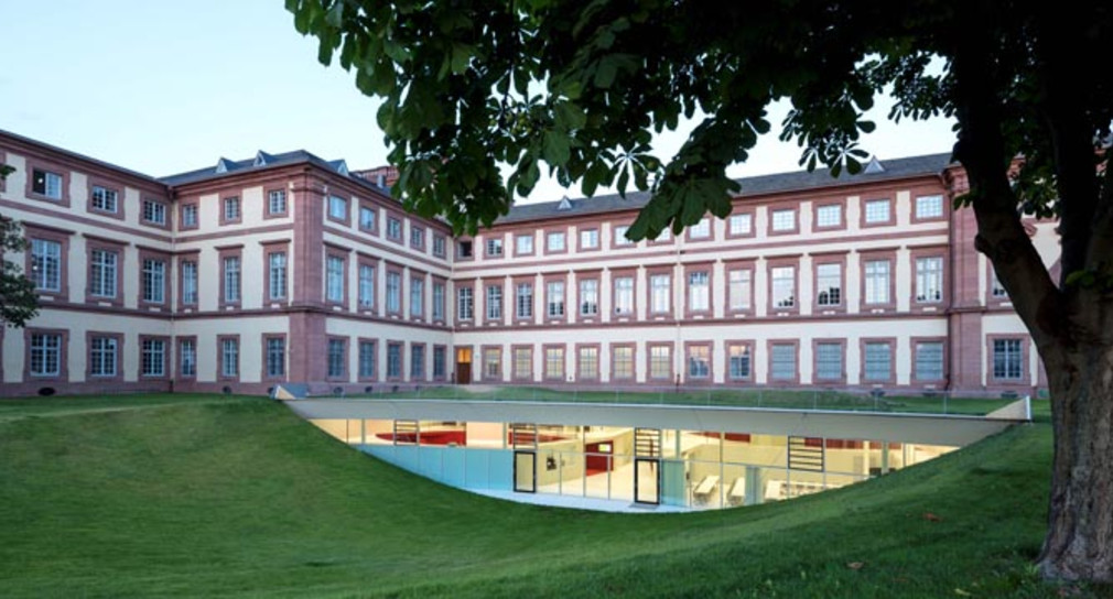 Neues Studien- und Konferenzzentrum im Schloss Mannheim, Außenansicht (Foto: © Jörg Hempel)