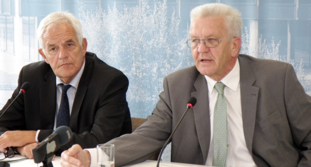 Ministerpräsident Winfried Kretschmann (r.) und Justizminister Rainer Stickelberger (l.)