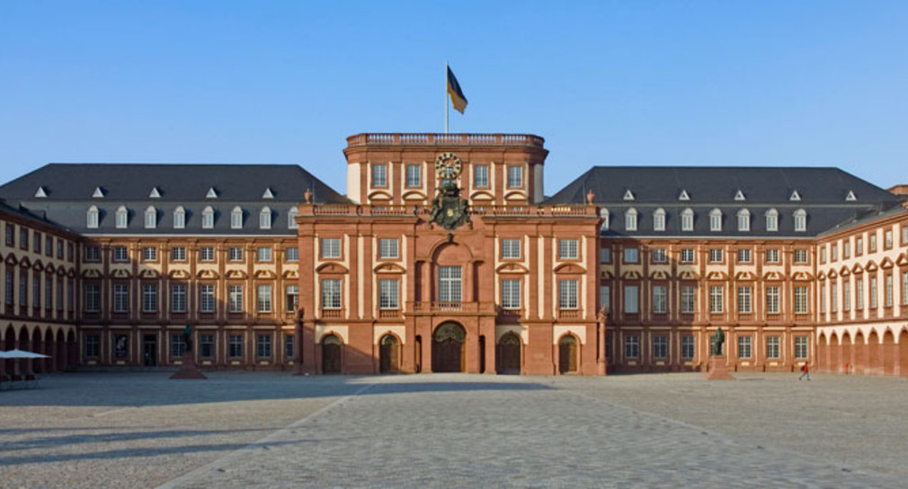 Der Ehrenhof des Mannheimer Schloss (Bild: © Staatliche Schlösser und Gärten).