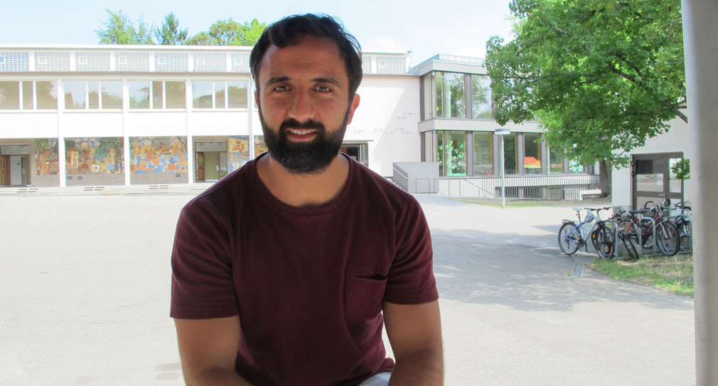 Tuncay Dilek ist islamischer Religionslehrer an der Stuttgarter Rostenstein Schule (Bild: © dpa).