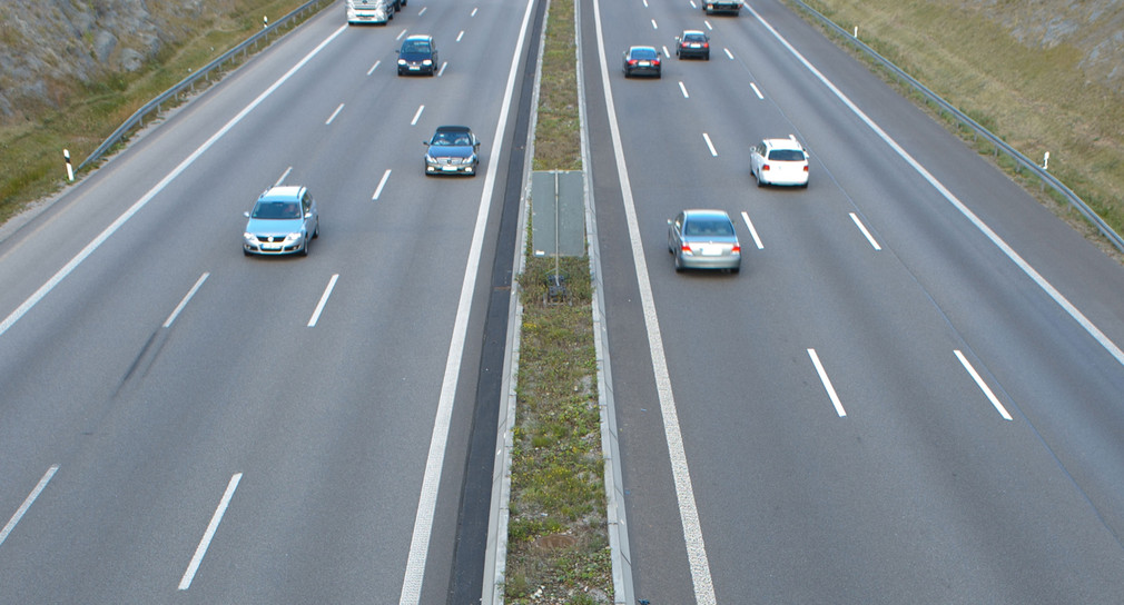 Autobahnabschnitt mit wenig Verkehr (Bild: © dpa)