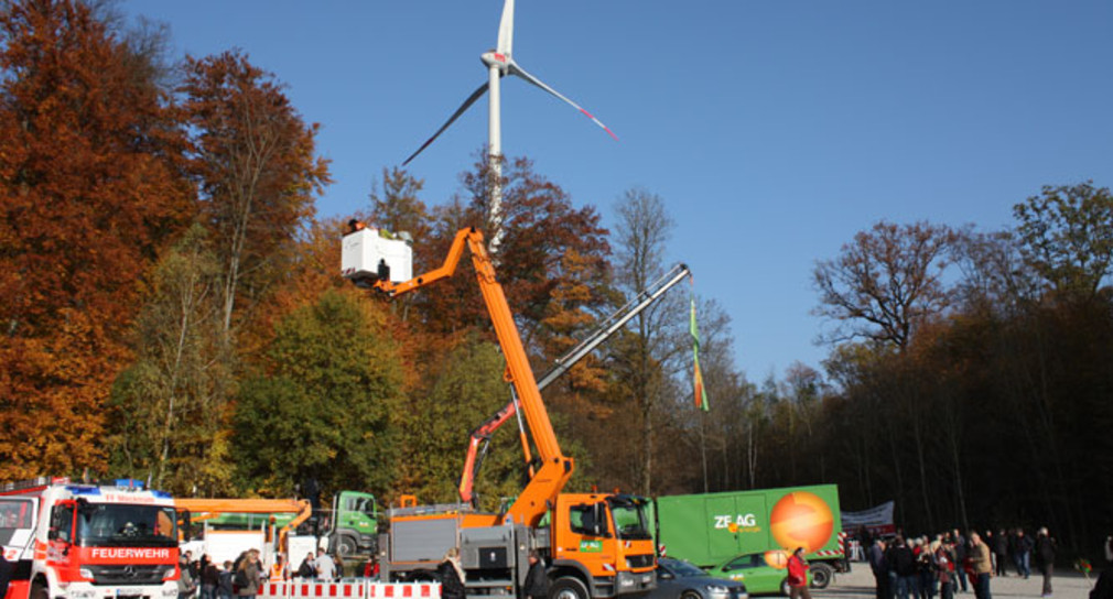 Fest zur Eröffnung des Windparks Hardthäuser Wald (Bild: © ZEAG AG).