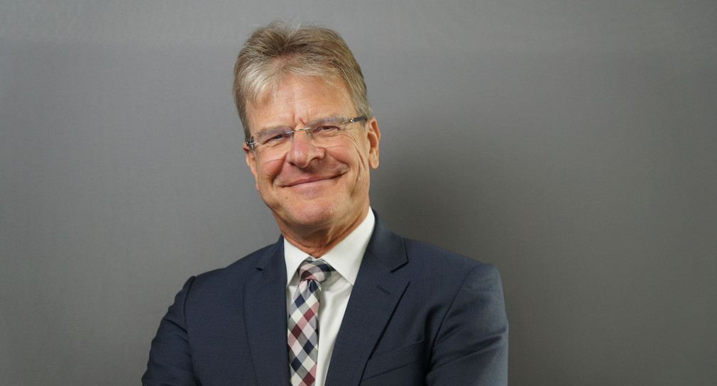 Porträt Prof. Dr. Thomas Riecke-Baulecke