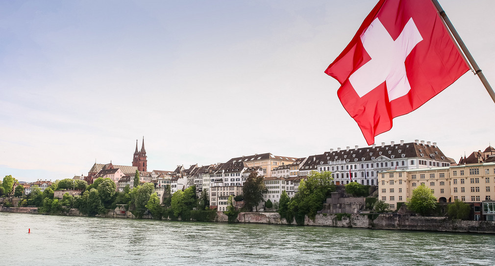 Blick auf Basel und den Rhein von der Mittleren Brücke.