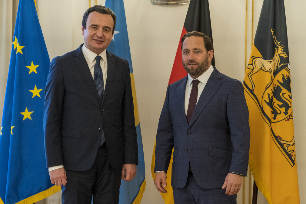 Staatssekretär Florian Hassler (rechts) und der Premierminister der Republik Kosovo, Albin Kurti (links)