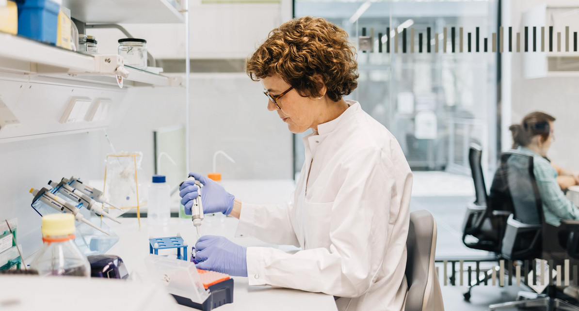 Forschende im Forschungszentrum M3 des Universit&auml;tsklinikums T&uuml;bingen