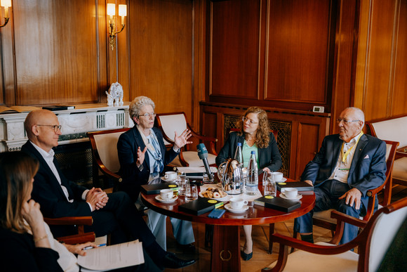 Pressegespräch mit Staatsrätin Barbara Bosch (Mitte)