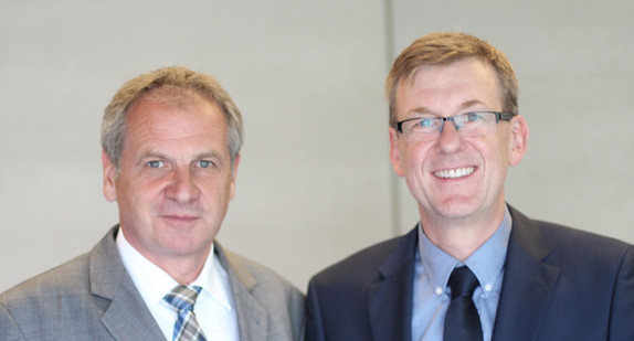 Innenminister Reinhold Gall (links) und Ralf Michelfelder, der künftige Präsident des Landeskriminalamtes Baden-Württemberg