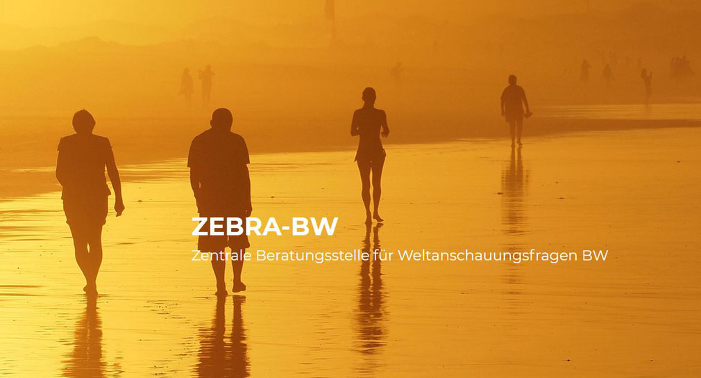 Grafik mit Menschen an einem Strand im Abendlicht und dem Schriftzug „ZEBRA-BW Zentrale Beratungsstelle für Weltanschauungsfragen“