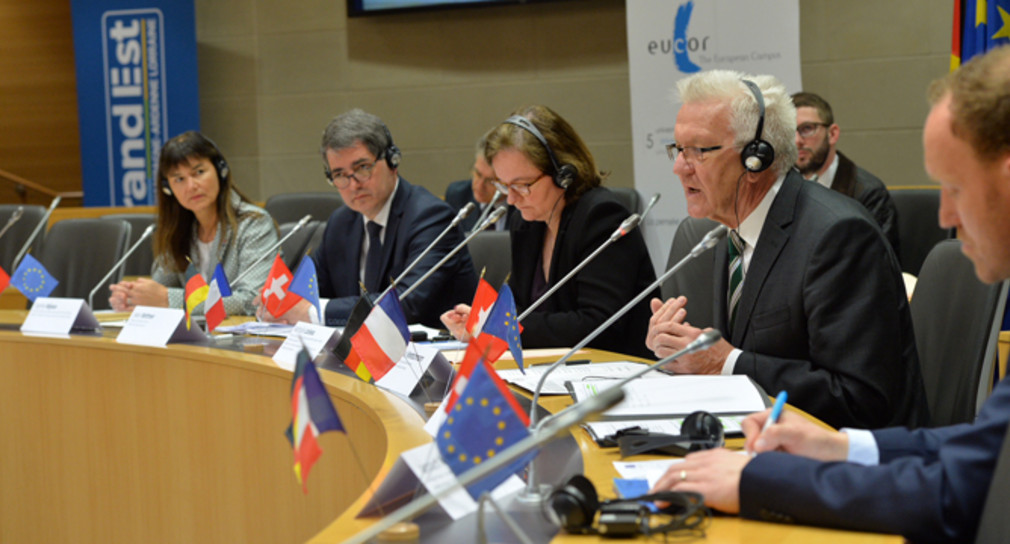 v.l.n.r.: Sophie Béjean, Rectrice der Académie de Strasbourg, Jean Rottner, Präsident der Region Grand Est, Nathalie Loiseau, französische Ministerin für europäische Angelegenheiten, Winfried Kretschmann, Ministerpräsident von Baden-Württemberg (Foto: Jean-Luc Stadler/Region Grand Est)