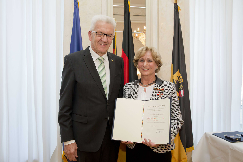 Ministerpräsident Winfried Kretschmann (l.) und Dorothea Geiger-Heiler (r.)
