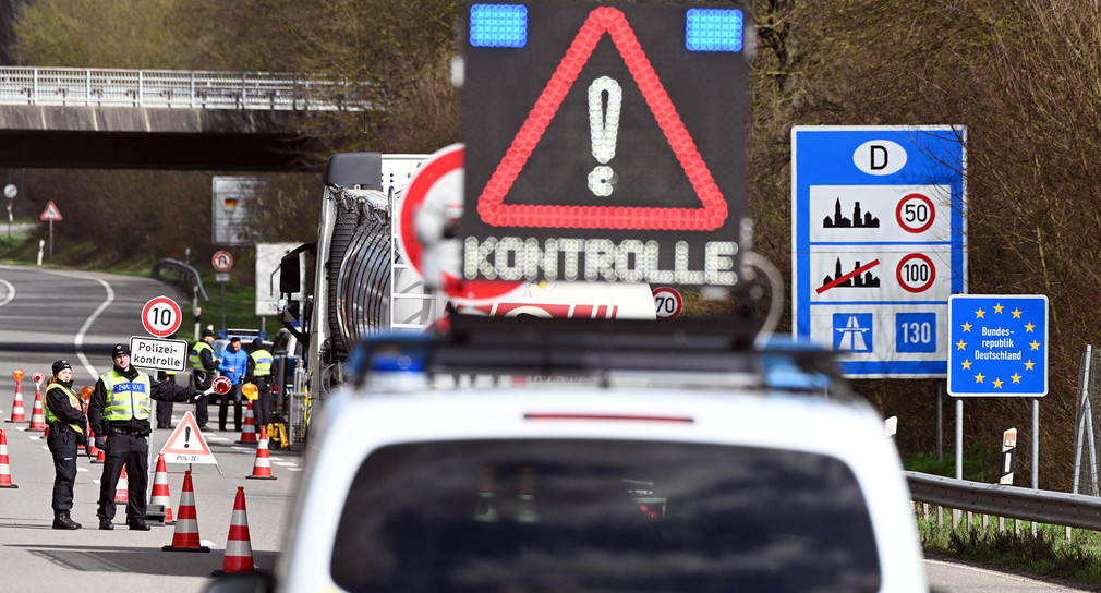 An der deutsch-französischen Grenze finden bei der Einreise nach Deutschland verschärfte Grenzkontrollen statt.