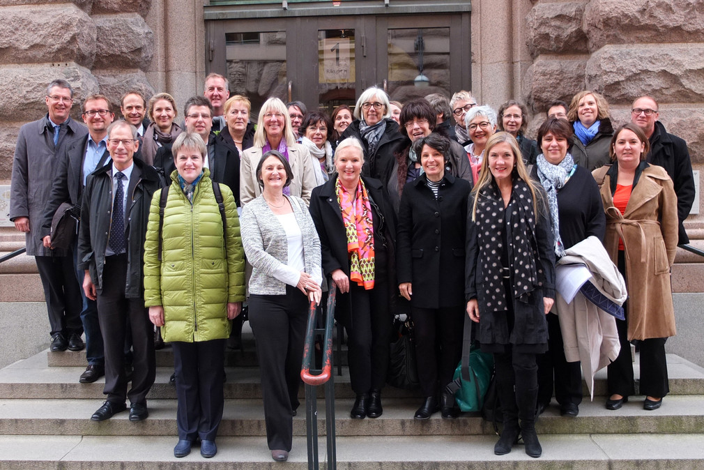 Gruppenbild mit Staatsrätin Gisela Erler und der Delegation am 8. Oktober 2015 in Stockholm