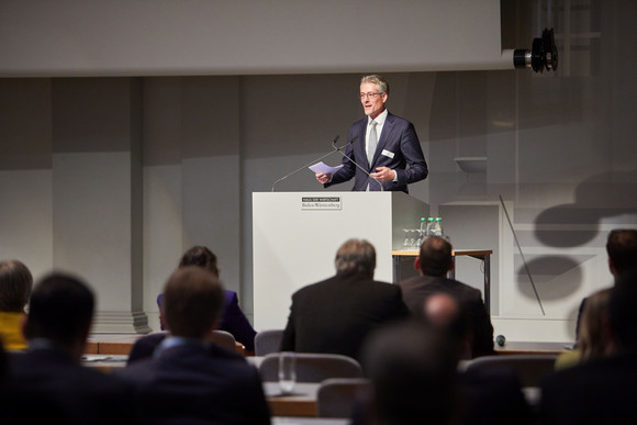 Landesentwicklung Veranstaltung zum Flächensparziel Steffen Jäger, Präsident des Gemeindetags Baden-Württemberg, zum Thema „Flächenkonflikte lösen – kommunale Entwicklungsbedarfe im Lichte des neuen Landesentwicklungsplans“