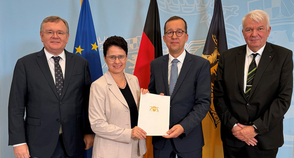 von links nach rechts: Amtschef Elmar Steinbacher, Ministerin der Justiz und für Migration Marion Gentges, Leitender Oberstaatsanwalt Wolfgang Hilkert und Generalstaatsanwalt Jürgen Gremmelmaier