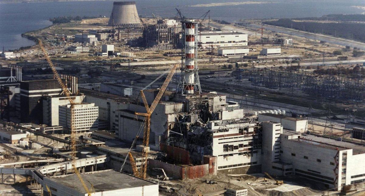 Reparaturarbeiten am explodierten ukrainischen Atomkraftwerk Tschernobyl (Quelle: dpa).