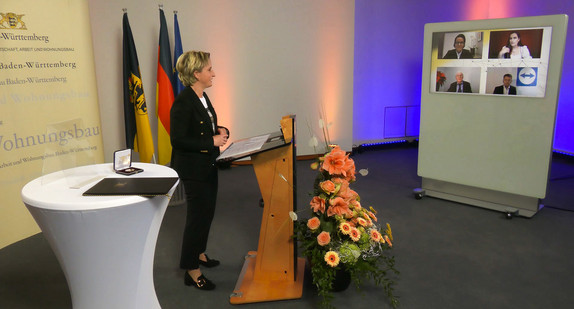 Wirtschaftsministerin Nicole Hoffmeister-Kraut hat die Wirtschaftsmedaille des Landes an Dr. Caroline von Kretschmann aus Heidelberg, die Teamviewer AG aus Göppingen, Otto Ruch aus Singen (Hohentwiel) und Monika Bähr aus Oberkirch verliehen.