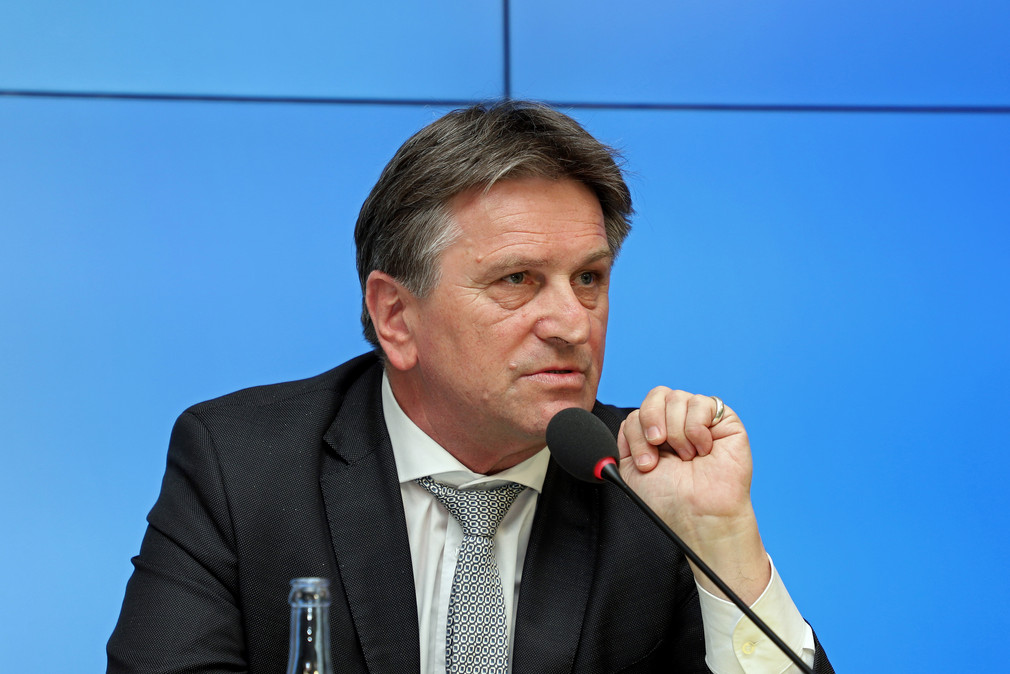 Sozial- und Integrationsminister Manne Lucha bei der Regierungspressekonferenz (Bild: Staatsministerium Baden-Württemberg)