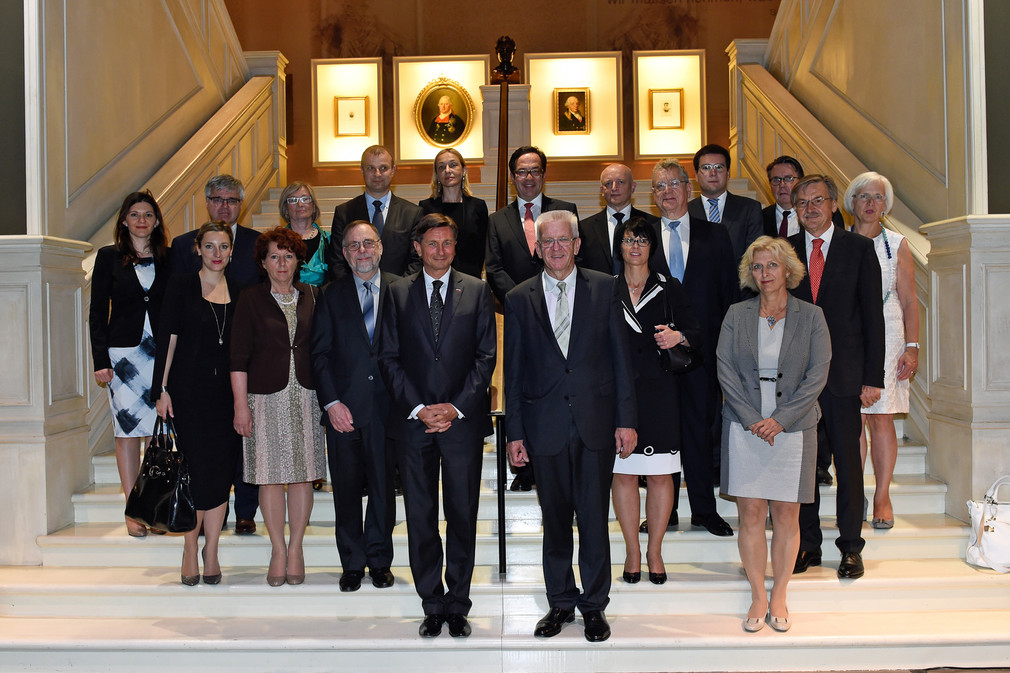 Gruppenbild mit Ministerpräsident Winfried Kretschmann (v.r.), dem Präsidenten der Republik Slowenien, Borut Pahor (v.l.), und der Delegation
