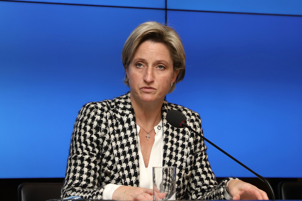 Wirtschaftsministerin Dr. Nicole Hoffmeister-Kraut (Bild: Staatsministerium Baden-Württemberg)