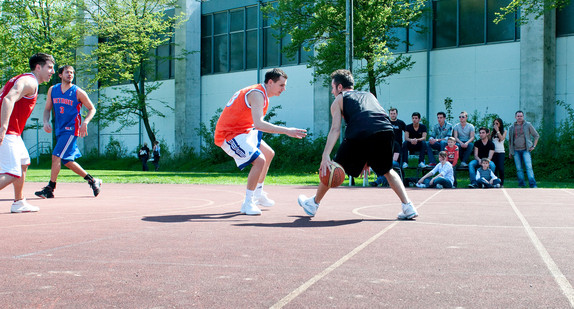 Basketballspiel. (Bild: Land Baden-Württemberg)