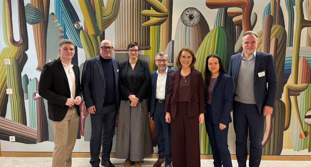 Gruppenbild Teilnehmer Podiumsdiskussion