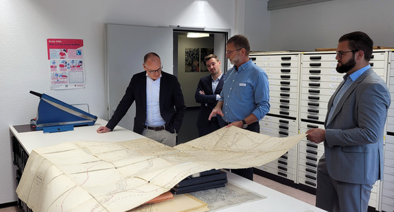 Ministerialdirektor Dr. Christian Schneider (links) zu Besuch im Landratsamt des Neckar-Odenwald-Kreises