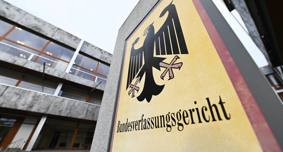 Symbolbild: Das Bundesverfassungsgericht in Karlsruhe. (Bild: picture alliance/Uli Deck/dpa)