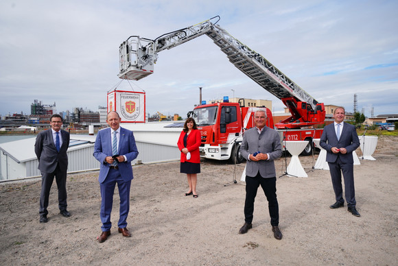 Gruppenbild mit Präsident des BBK Christoph Unger, Mannheims Erster Bürgermeister Christian Specht, Ludwigshafens Oberbürgermeisterin Jutta Steinruck, Baden-Württembergs Innenminister Thomas Strobl und der für Katastrophenschutz zuständige Staatssekretär von Rheinland-Pfalz Randolf Stich (v.l.n.r.)