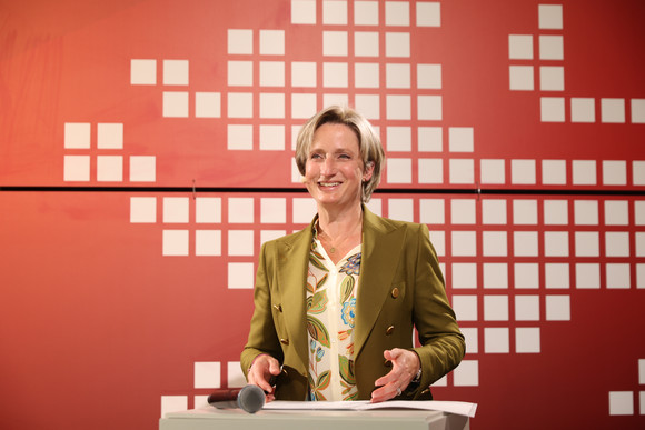 Wirtschaftsministerin Dr. Hoffmeister-Kraut bei der Verleihung der KI-Champions BW