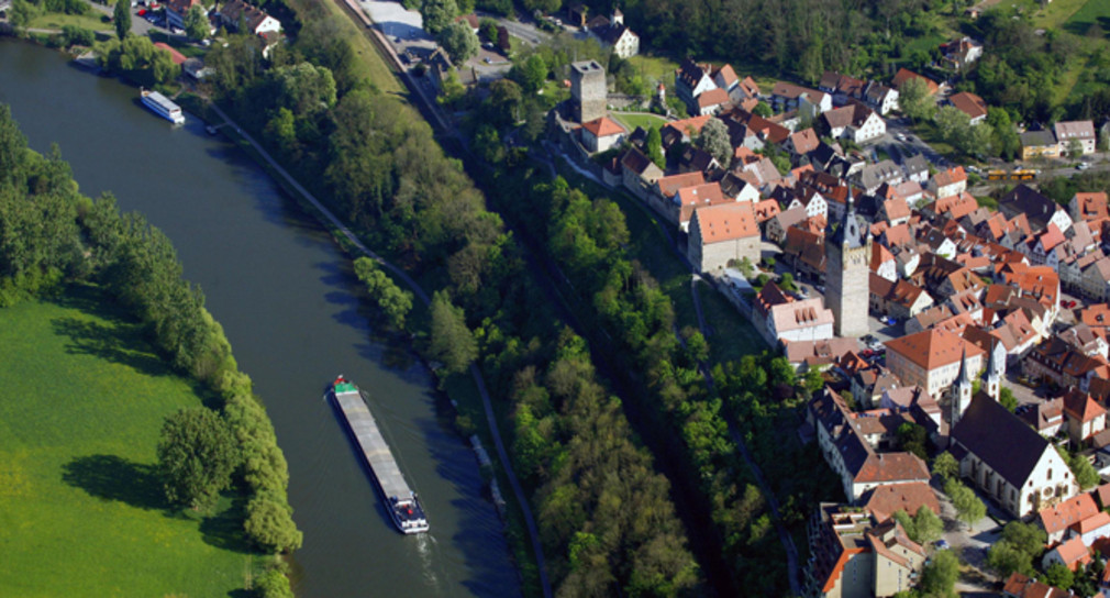Blick vom Blauen Turm in Bad Wimpfen über das Neckartal. (c) TMBW/Achim Mende