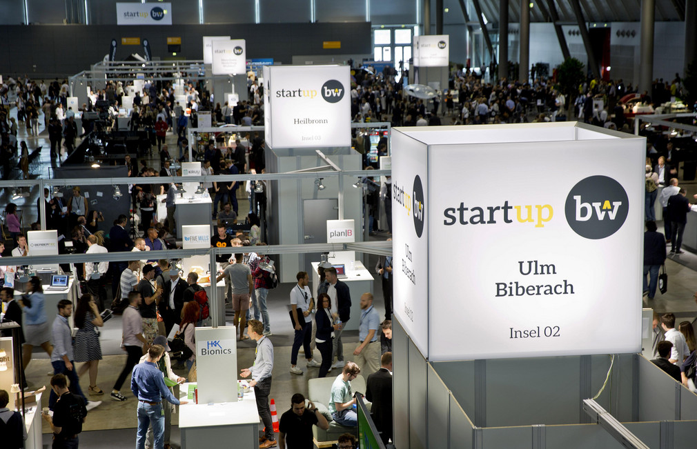 Start-Up-Gipfel BW Start-Up Gipfel Baden-Württemberg am 14. Juli 2017 Start Up Gipfel der Landesregierung auf der Landesmesse Stuttgart