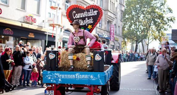 Ein Festumzug in Stuttgart