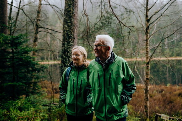 Umweltministerin Thekla Walker (links) und Ministerpräsident Winfried Kretschmann (rechts)