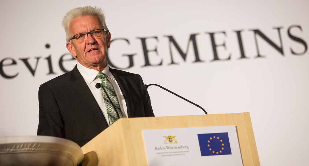 Ministerpräsident Winfried Kretschmann bei seiner Rede aif der Internationalen Tagung zur Zukunft der Gemeinsamen Agrarpolitik nach 2020 in Stuttgart (Bild: © dpa)