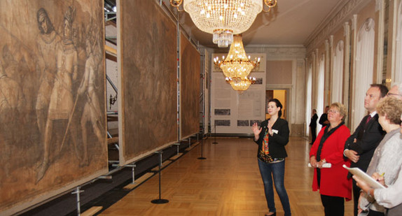 Ausstellung mit bisher noch nie öffentlich ausgestellten Gegenbaur-Skizzenkartons im Stuttgarter Neuen Schloss.