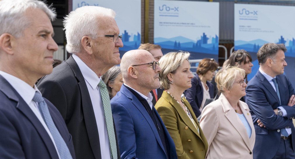 Ministerpräsident Winfried Kretschmann besucht mit seiner Delegation das Smart City Lab Basel.