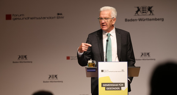 Ministerpräsident Winfried Kretschmann bei seiner Eröffnungsrede bei der Jahresveranstaltung des Forums Gesundheitsstandort Baden-Württemberg