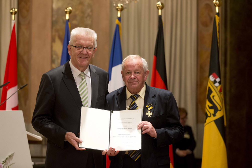 Ministerpräsident Winfried Kretschmann (l.) und Kurt Schrimm (r.)