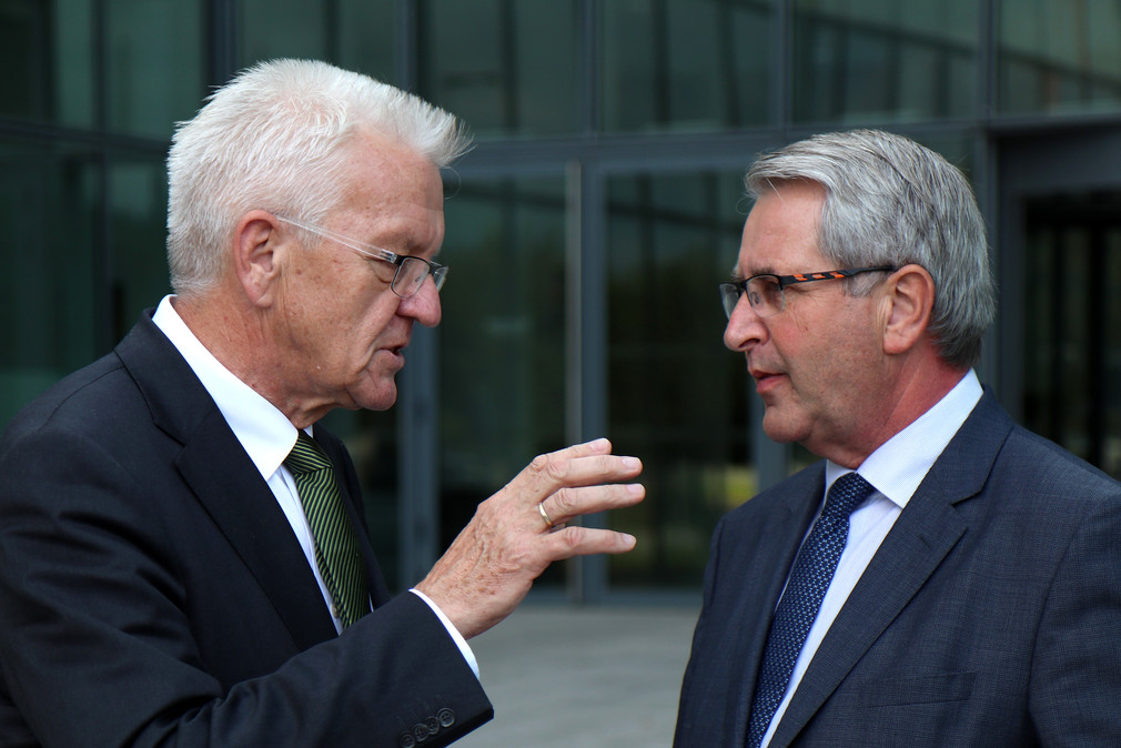 Ministerpräsident Winfried Kretschmann (l.) und der Präsident der Région Grand Est, Philippe Richert (r.)