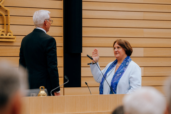 Vereidigung von Theresa Schopper, Ministerin für Landesentwicklung und Wohnen