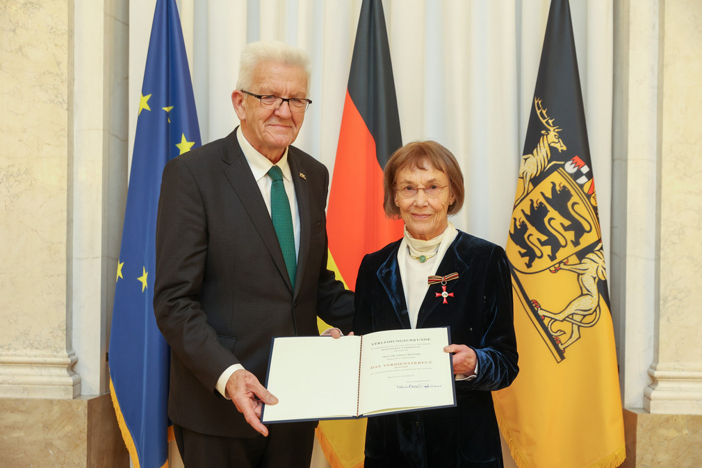 Ministerpräsident Winfried Kretschmann (l.) und Dr. Gisela Wittner (r.)