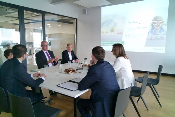 Besuch der Firma DEKRA in Stuttgart im Rahmen der arbeitsmarktpolitischen Reise am 17. Mai 2018. 