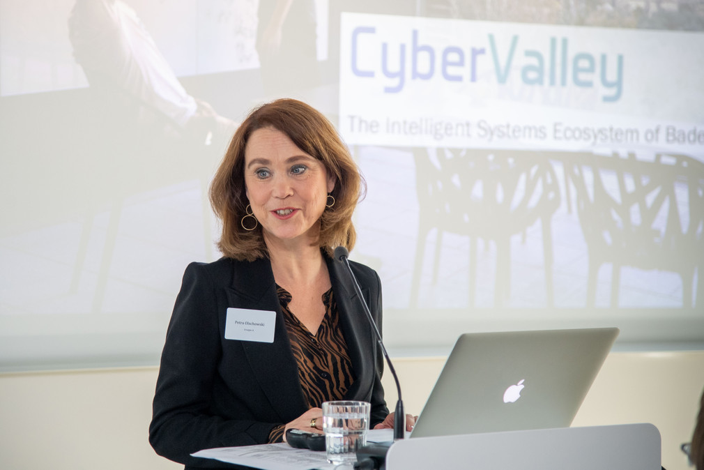 Staatssekretärin Petra Olschowski im Cyber Valley in Tübingen (Bild: Staatsministerium Baden-Württemberg)