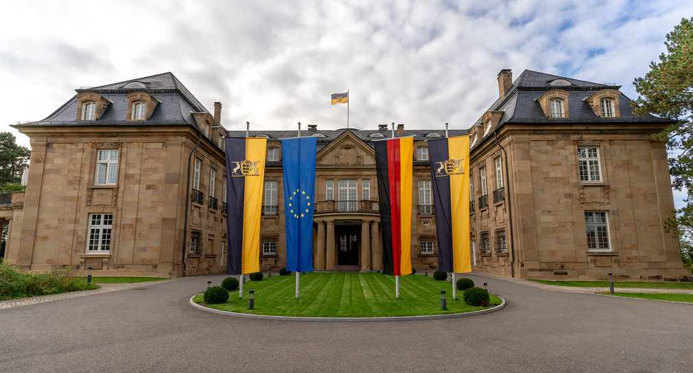 Vue de l'entrée de la Villa Reitzenstein à Stuttgart, résidence officielle du ministre-président.
