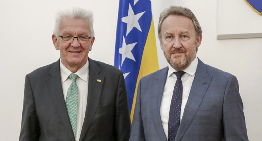 Ministerpräsident Winfried Kretschmann (l.) und der Vorsitzende des Staatspräsidiums von Bosnien und Herzegowina, Bakir Izetbegovic (r.), am 20.04.2018 in Sarajewo